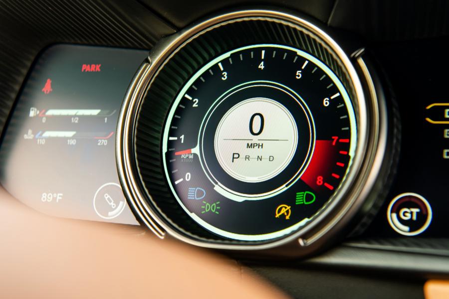 Панель приборов Aston Martin DB11 AMR 2019 года  (NA) (фото 14 из 40)